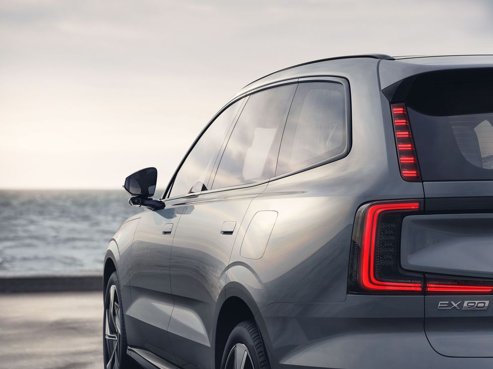 Volvo Announce All-New EX90 Electric
